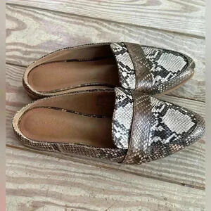 Universal thread flats size 7.5